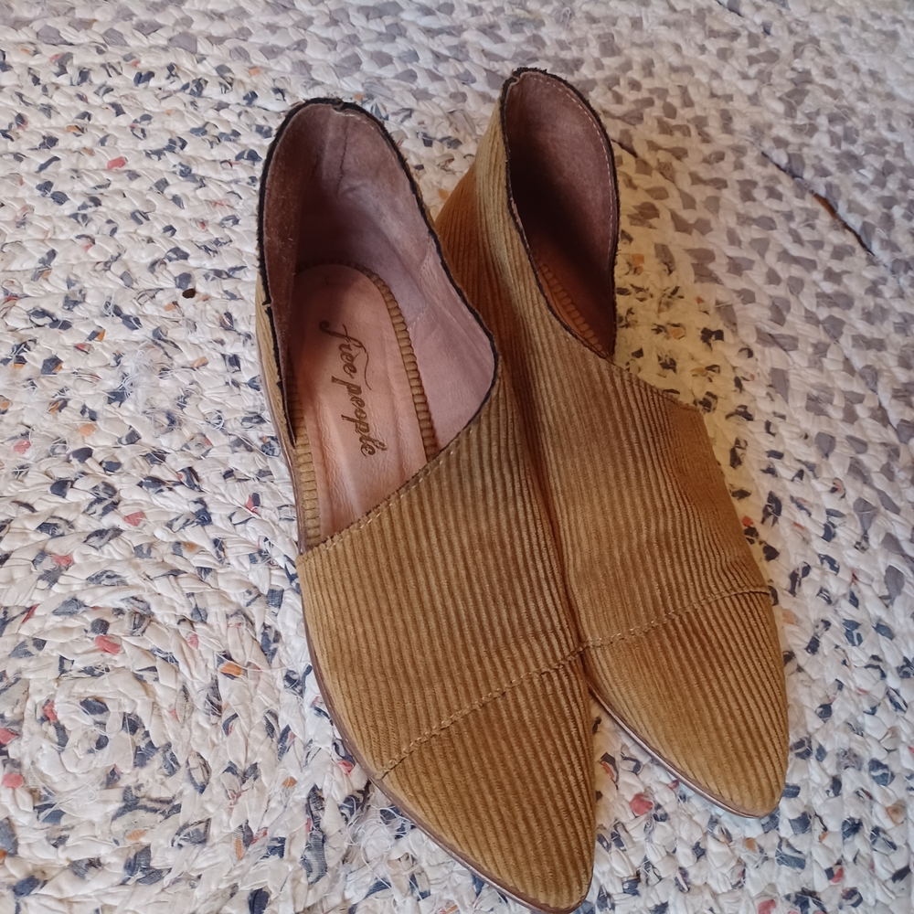 Free People Tan Slip-On Shoes Size 38 (US Women's 7.5/8)
